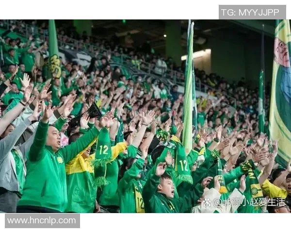 周一晚工体激情四溢国安主场迎战云南吸引超四万观众齐聚助威